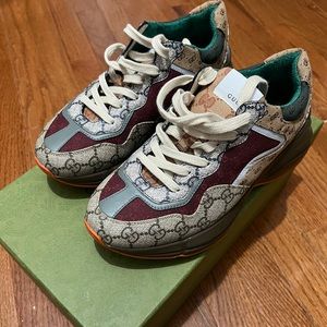 Like new !  Gucci Rhyton Sneaker “Authentic”